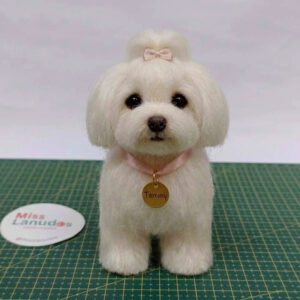escultura mini de mascotas en felting de 10cm misslanudos